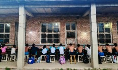 乐鱼官网:铁皮房、土操场，这里有一座“筑梦”摔跤馆